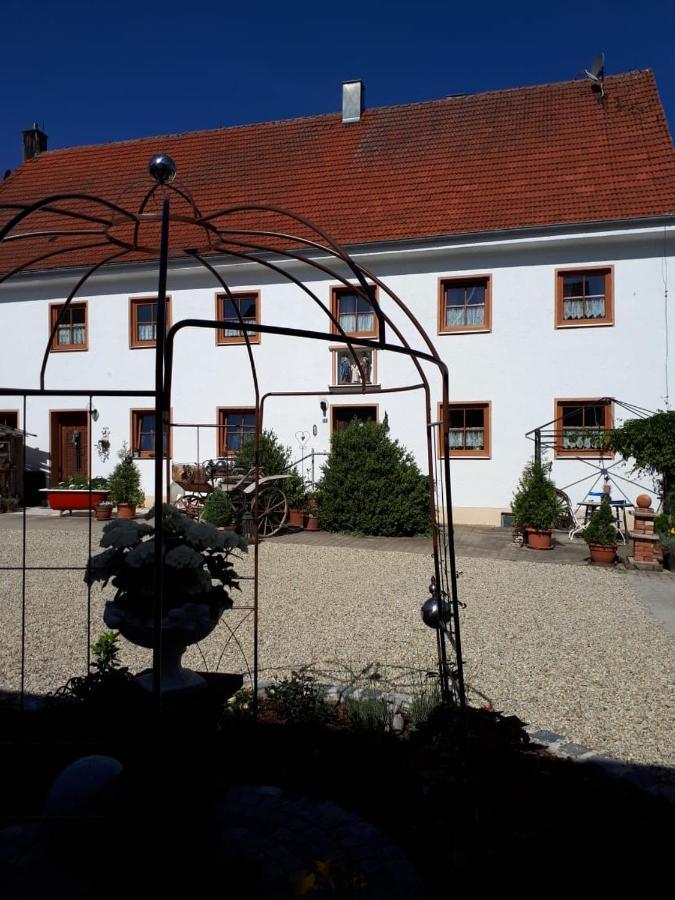 ヴォルンツァッハSiebler Uebernachtungen Am Bauernhofアパートメント エクステリア 写真