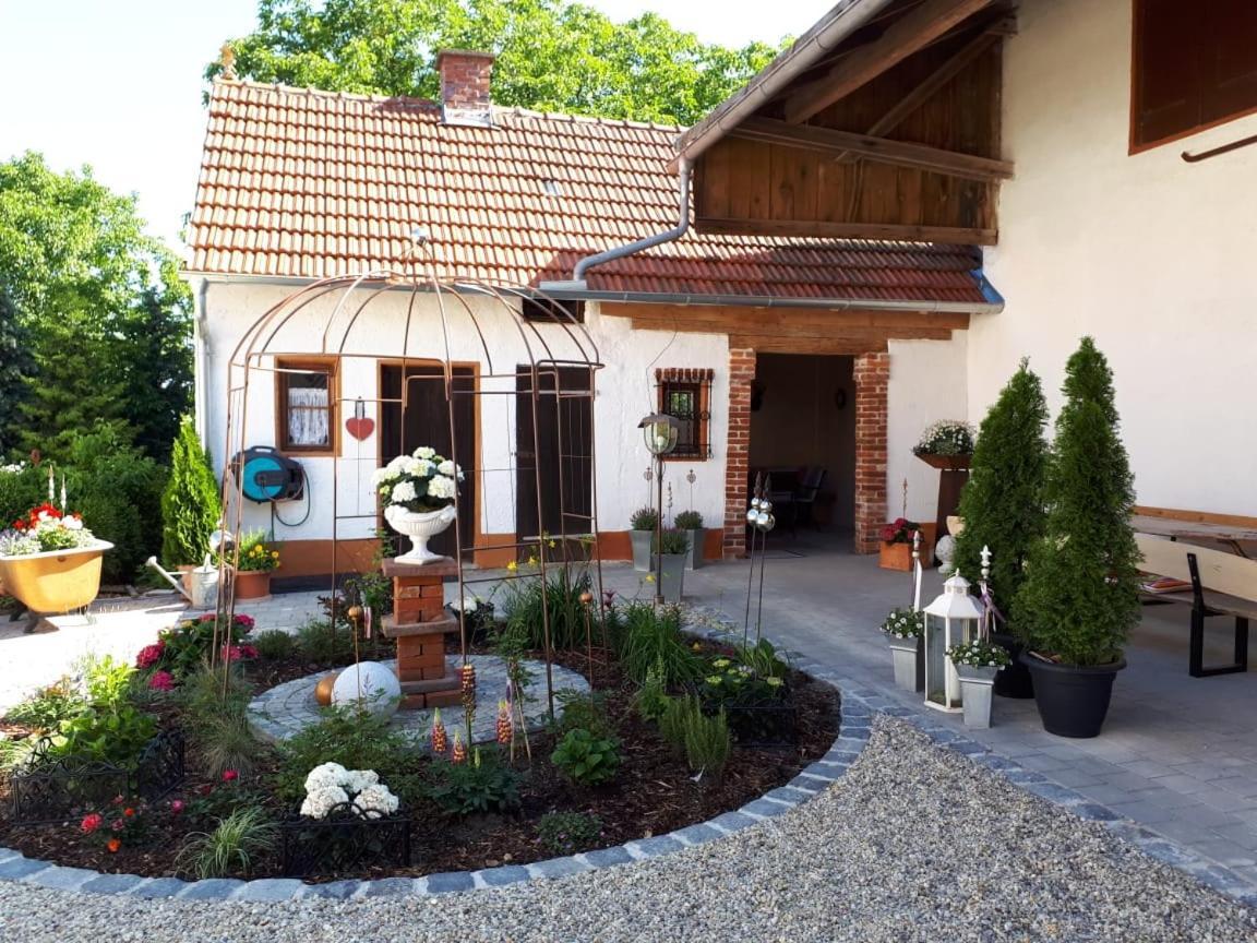 ヴォルンツァッハSiebler Uebernachtungen Am Bauernhofアパートメント エクステリア 写真